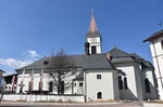 Stadtpfarrkirche Wörgl, Südansicht mit Kirchhofmauer